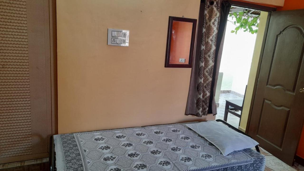 Umar Homestay